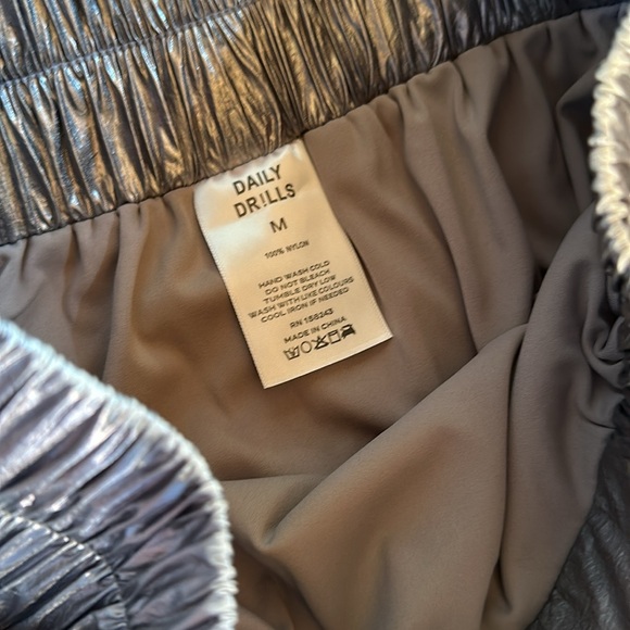 Daily drills Metallic SOLD OUT set✨ - Picture 6 of 6